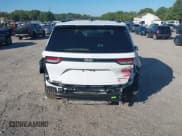 ✅ 2025 Jeep Grand Cherokee Limited • VIN: 1C4RJHBGXSC306086 • Лот: 43119039. Опубликован ранее на IAAI с пробегом 4 657 миль. Бесплатный доступ к архиву аукционных продаж из США и подробный отчёт об истории автомобиля на DreamBid. Изображение 16.