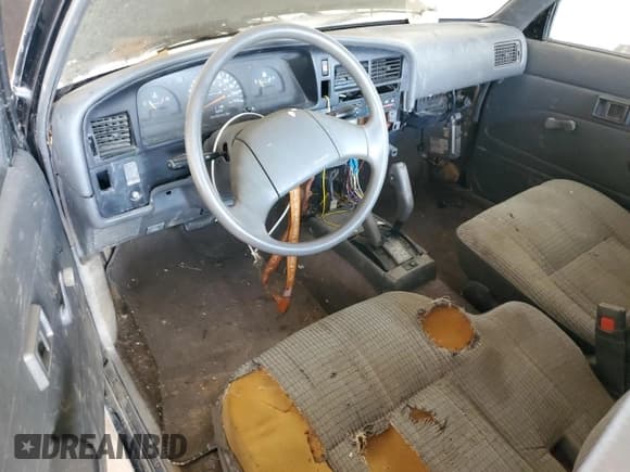 ✅ 1991 Toyota Pickup DLX • VIN: JT4VN13D3M5038603 • Lot: 67558545. Wystawiony na Copart z przebiegiem 145 534 mil. Bezpłatny archiwum sprzedaży aukcyjnych z USA i szczegółowy raport historii pojazdu na DreamBid. Zdjęcie 8.