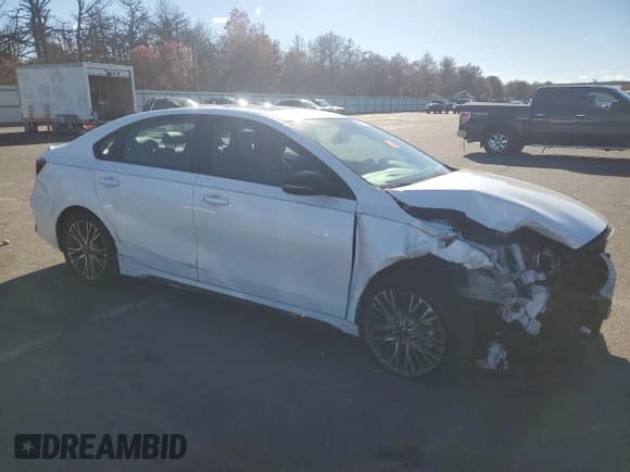 ✅ 2023 Kia Forte GT-Line • VIN: 3KPF54AD5PE669015 • Lot: 91187965. Wystawiony na Copart z przebiegiem 19 617 mil. Bezpłatny archiwum sprzedaży aukcyjnych z USA i szczegółowy raport historii pojazdu na DreamBid. Zdjęcie 4.