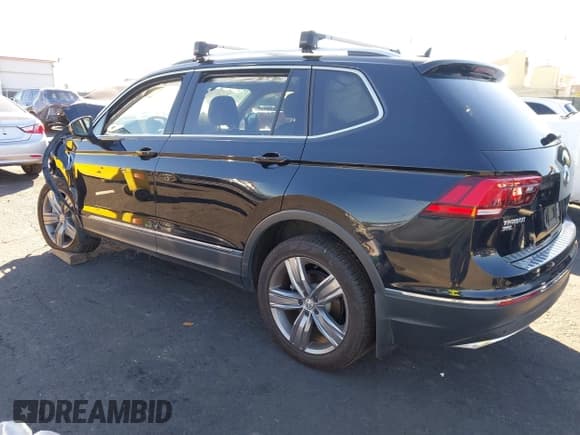 ✅ 2021 Volkswagen Tiguan SE • VIN: 3VV2B7AX1MM075768 • Lot: 43486395. Wystawiony na IAAI z przebiegiem 49 298 mil. Bezpłatny archiwum sprzedaży aukcyjnych z USA i szczegółowy raport historii pojazdu na DreamBid. Zdjęcie 3.