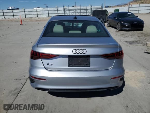 ✅ 2023 Audi A3 Premium • VIN: WAUAUDGY9PA092318 • Lot: 83938485. Wystawiony na Copart z przebiegiem Nie podano. Bezpłatny archiwum sprzedaży aukcyjnych z USA i szczegółowy raport historii pojazdu na DreamBid. Zdjęcie 6.