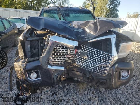 ✅ 2016 GMC Sierra 2500HD Denali • VIN: 1GT12UE88GF154564 • Lot: 81839565. Listed on Copart with Not provided. Free auction sales archive from the USA and detailed vehicle history report at DreamBid. Image 5.