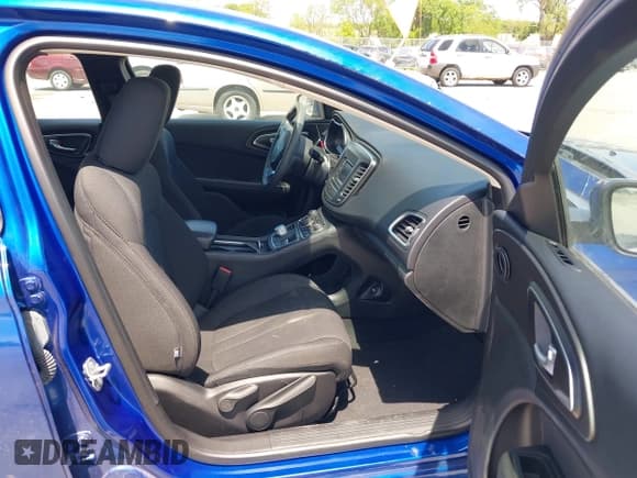 ✅ 2015 Chrysler 200 Limited • VIN: 1C3CCCAB4FN761054 • Lot: 42337982. Listed on IAAI with 124,320 mi. Free auction sales archive from the USA and detailed vehicle history report at DreamBid. Image 5.