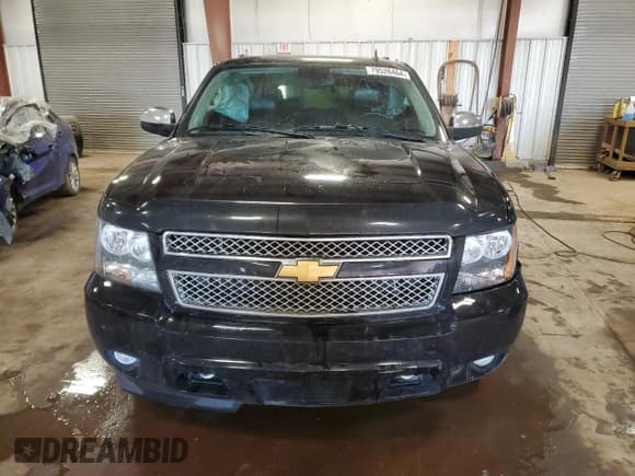 ✅ 2013 Chevrolet Suburban LTZ • VIN: 1GNSKKE72DR303889 • Lot: 79526464. Wystawiony na Copart z przebiegiem 245 968 mil. Bezpłatny archiwum sprzedaży aukcyjnych z USA i szczegółowy raport historii pojazdu na DreamBid. Zdjęcie 5.
