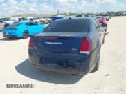 ✅ 2016 Chrysler 300 S • VIN: 2C3CCAGG4GH191445 • Lot: 43120518. Wystawiony na IAAI z przebiegiem 107 195 mil. Bezpłatny archiwum sprzedaży aukcyjnych z USA i szczegółowy raport historii pojazdu na DreamBid. Zdjęcie 16.