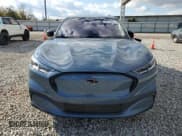 ✅ 2023 Ford Mustang Mach-E Premium • VIN: 3FMTK3SU8PMA14188 • Лот: 90731665. Опубликован ранее на Copart с пробегом 32 647 миль. Бесплатный доступ к архиву аукционных продаж из США и подробный отчёт об истории автомобиля на DreamBid. Изображение 5.