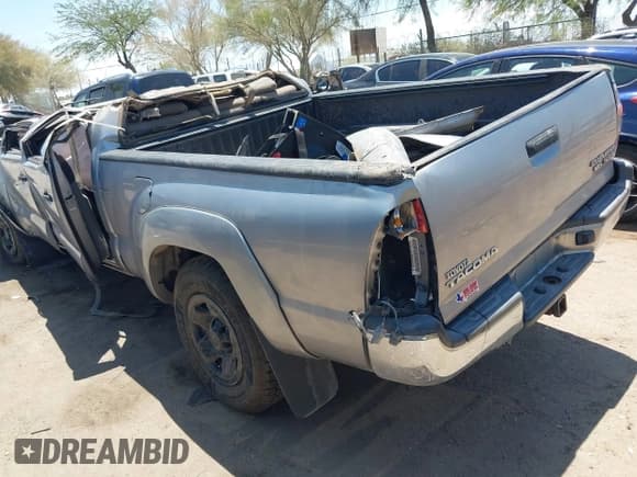 ✅ 2015 Toyota Tacoma PreRunner • VIN: 5TFKU4HNXFX005985 • Lot: 42583474. Listed on IAAI with 160,000 mi. Free auction sales archive from the USA and detailed vehicle history report at DreamBid. Image 3.
