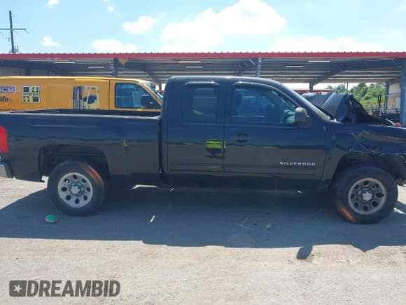 ✅ 2012 Chevrolet Silverado 1500 LS • VIN: 1GCRCREAXCZ122014 • Lot: 43258193. Wystawiony na IAAI z przebiegiem 114 935 mil. Bezpłatny archiwum sprzedaży aukcyjnych z USA i szczegółowy raport historii pojazdu na DreamBid. Zdjęcie 13.
