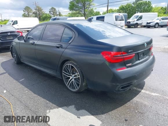 ✅ 2018 BMW 7 Series ALPINA B7 xDrive • VIN: WBA7F2C57JB238219 • Lot: 41996112. Wystawiony na IAAI z przebiegiem Nie podano. Bezpłatny archiwum sprzedaży aukcyjnych z USA i szczegółowy raport historii pojazdu na DreamBid. Zdjęcie 3.