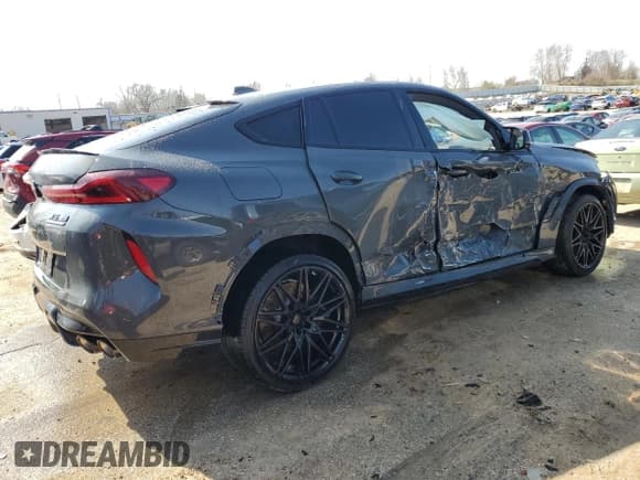 ✅ 2022 BMW X6 M • VIN: 5YMCY0C08N9M70787 • Lot: 45865613. Wystawiony na Copart z przebiegiem 8 433 mil. Bezpłatny archiwum sprzedaży aukcyjnych z USA i szczegółowy raport historii pojazdu na DreamBid. Zdjęcie 3.