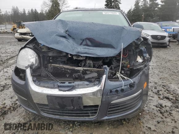 ✅ 2010 Volkswagen Jetta S • VIN: 3VWJZ7AJ6AM032621 • Lot: 52217625. Listed on Copart with 172,778 mi. Free auction sales archive from the USA and detailed vehicle history report at DreamBid. Image 5.