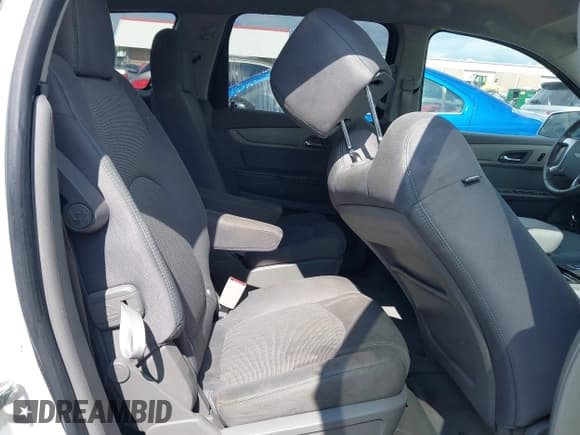 ✅ 2016 Chevrolet Traverse LT • VIN: 1GNKRGKD4GJ317797 • Lot: 43252239. Wystawiony na IAAI z przebiegiem 117 718 mil. Bezpłatny archiwum sprzedaży aukcyjnych z USA i szczegółowy raport historii pojazdu na DreamBid. Zdjęcie 8.