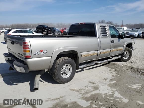 ✅ 2001 Chevrolet Silverado 2500HD LS • VIN: 1GCHK29111E288894 • Lot: 48788915. Wystawiony na Copart z przebiegiem 144 437 mil. Bezpłatny archiwum sprzedaży aukcyjnych z USA i szczegółowy raport historii pojazdu na DreamBid. Zdjęcie 3.