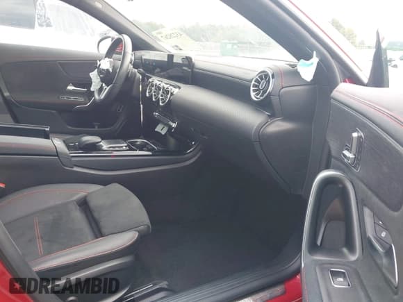 ✅ 2022 Mercedes-Benz CLA 250 • VIN: W1K5J4GBXNN272525 • Lot: 43228267. Listed on IAAI with 34,217 mi. Free auction sales archive from the USA and detailed vehicle history report at DreamBid. Image 5.