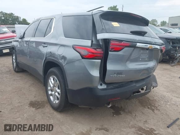 ✅ 2023 Chevrolet Traverse LS • VIN: 1GNERFKW7PJ184445 • Lot: 43142536. Wystawiony na IAAI z przebiegiem 56 715 mil. Bezpłatny archiwum sprzedaży aukcyjnych z USA i szczegółowy raport historii pojazdu na DreamBid. Zdjęcie 3.