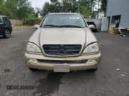 ✅ 2002 Mercedes-Benz M 320/430/500 • VIN: 4JGAB54E42A328208 • Lot: 66570984. Wystawiony na Copart z przebiegiem Nie podano. Bezpłatny archiwum sprzedaży aukcyjnych z USA i szczegółowy raport historii pojazdu na DreamBid. Zdjęcie 5.