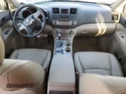 ✅ 2009 Toyota Highlander • VIN: JTEES41A692112197 • Lot: 92304475. Wystawiony na Copart z przebiegiem 90 137 mil. Bezpłatny archiwum sprzedaży aukcyjnych z USA i szczegółowy raport historii pojazdu na DreamBid. Zdjęcie 8.