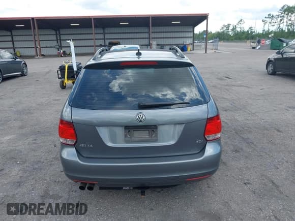 ✅ 2014 Volkswagen Jetta TDI w/Sunroof & Nav • VIN: 3VWPL7AJ7EM613739 • Lot: 42718192. Listed on IAAI with 159,860 mi. Free auction sales archive from the USA and detailed vehicle history report at DreamBid. Image 16.