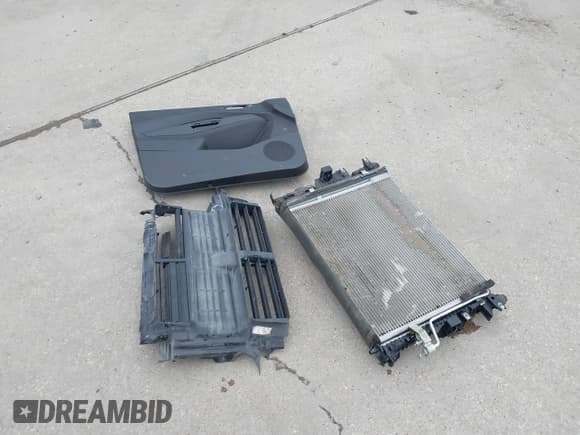 ✅ 2013 Ford C-Max SEL • VIN: 1FADP5BUXDL526768 • Лот: 42357018. Опубликован ранее на IAAI с пробегом 149 659 миль. Бесплатный доступ к архиву аукционных продаж из США и подробный отчёт об истории автомобиля на DreamBid. Изображение 12.