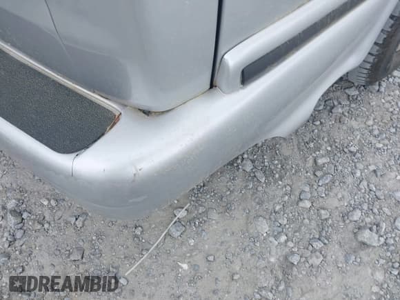 ✅ 2004 Chevrolet Express Passenger • VIN: 1GBFG15T241154485 • Lot: 41965765. Listed on IAAI with 186,737 mi. Free auction sales archive from the USA and detailed vehicle history report at DreamBid. Image 13.