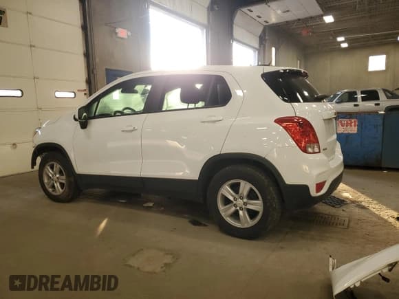 ✅ 2021 Chevrolet Trax LS • VIN: KL7CJKSB2MB300473 • Lot: 91988465. Listed on Copart with 31,978 mi. Free auction sales archive from the USA and detailed vehicle history report at DreamBid. Image 2.