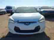 2013 Hyundai Veloster w/Black Int с VIN KMHTC6AD3DU157752, выставлен на аукционе IAAI как лот 43498644 с пробегом 235 559 миль миль и . История ставок и продаж доступна на DreamBid. Изображение 6.