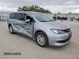 ✅ 2020 Chrysler Voyager LX • VIN: 2C4RC1CG4LR113277 • Lot: 90528155. Wystawiony na Copart z przebiegiem 46 838 mil. Bezpłatny archiwum sprzedaży aukcyjnych z USA i szczegółowy raport historii pojazdu na DreamBid. Zdjęcie 4.