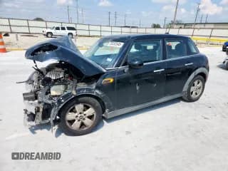 ✅ 2016 MINI Hardtop 4 Door • VIN: WMWXU1C59G2D12218 • Lot: 70332545. Wystawiony na Copart z przebiegiem Nie podano. Bezpłatny archiwum sprzedaży aukcyjnych z USA i szczegółowy raport historii pojazdu na DreamBid. Zdjęcie 1.