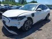 ✅ 2022 Ford Mustang Mach-E Select • VIN: 3FMTK1RM1NMA28893 • Lot: 42527420. Wystawiony na IAAI z przebiegiem 50 935 mil. Bezpłatny archiwum sprzedaży aukcyjnych z USA i szczegółowy raport historii pojazdu na DreamBid. Zdjęcie 2.