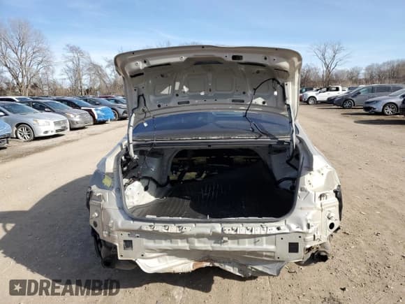 ✅ 2015 Hyundai Genesis 3.8L • VIN: KMHGN4JE4FU087240 • Lot: 43742505. Wystawiony na Copart z przebiegiem 121 018 mil. Bezpłatny archiwum sprzedaży aukcyjnych z USA i szczegółowy raport historii pojazdu na DreamBid. Zdjęcie 6.