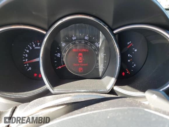 ✅ 2013 Kia Rio SX • VIN: KNADN4A38D6233742 • Lot: 86194815. Wystawiony na Copart z przebiegiem 111 556 mil. Bezpłatny archiwum sprzedaży aukcyjnych z USA i szczegółowy raport historii pojazdu na DreamBid. Zdjęcie 9.