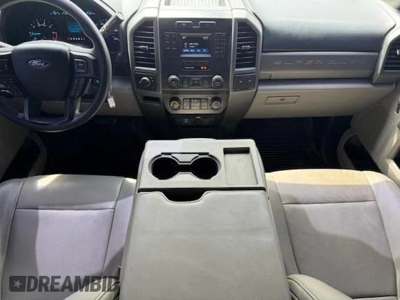 ✅ 2019 Ford F-250 XL • VIN: 1FT7X2A60KEC91808 • Lot: 90270695. Wystawiony na Copart z przebiegiem 101 633 mil. Bezpłatny archiwum sprzedaży aukcyjnych z USA i szczegółowy raport historii pojazdu na DreamBid. Zdjęcie 8.