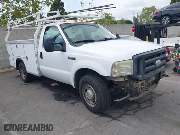 ✅ 2007 Ford F-350 XL • VIN: 1FDSF34517EA59162 • Lot: 42078537. Listed on IAAI with 145,794 mi. Free auction sales archive from the USA and detailed vehicle history report at DreamBid. Image 1.