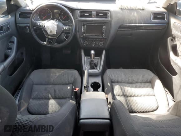 ✅ 2015 Volkswagen Jetta SE • VIN: 3VWD07AJ4FM245159 • Lot: 71304035. Wystawiony na Copart z przebiegiem 165 313 mil. Bezpłatny archiwum sprzedaży aukcyjnych z USA i szczegółowy raport historii pojazdu na DreamBid. Zdjęcie 8.