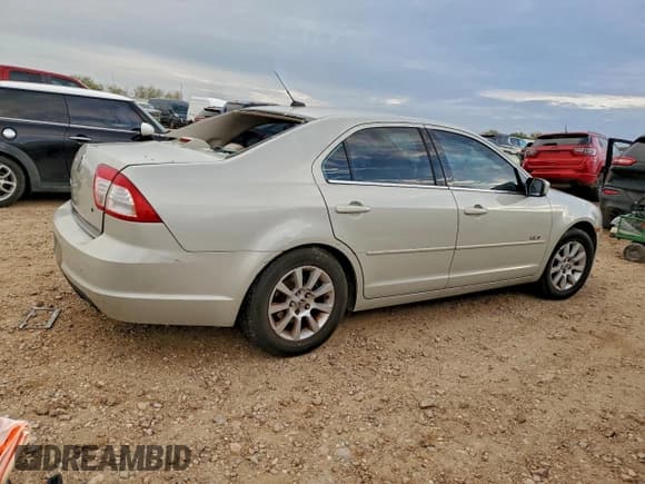 ✅ 2008 Mercury Milan • VIN: 3MEHM07Z78R641829 • Lot: 94550095. Listed on Copart with 133,280 mi. Free auction sales archive from the USA and detailed vehicle history report at DreamBid. Image 3.