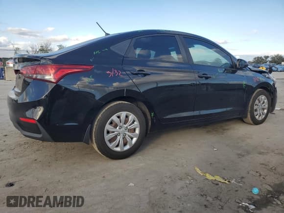 ✅ 2018 Hyundai Accent SE • VIN: 3KPC24A30JE031118 • Лот: 86336784. Опубликован ранее на Copart с пробегом 71 994 миль. Бесплатный доступ к архиву аукционных продаж из США и подробный отчёт об истории автомобиля на DreamBid. Изображение 3.