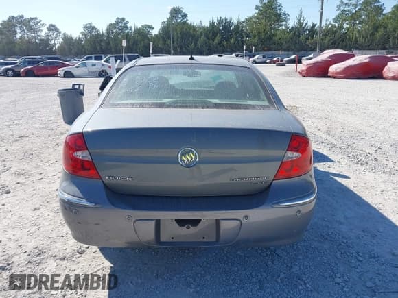 ✅ 2008 Buick LaCrosse CXL • VIN: 2G4WD582781174127 • Lot: 43712474. Wystawiony na IAAI z przebiegiem 82 631 mil. Bezpłatny archiwum sprzedaży aukcyjnych z USA i szczegółowy raport historii pojazdu na DreamBid. Zdjęcie 16.