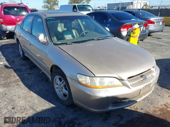 ✅ 2000 Honda Accord EX • VIN: 1HGCG1651YA073080 • Lot: 43741221. Wystawiony na IAAI z przebiegiem 167 301 mil. Bezpłatny archiwum sprzedaży aukcyjnych z USA i szczegółowy raport historii pojazdu na DreamBid. Zdjęcie 6.