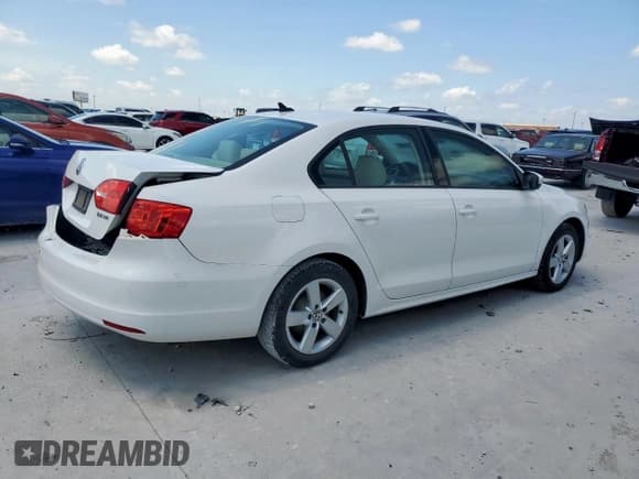 ✅ 2011 Volkswagen Jetta SE • VIN: 3VWDX7AJ1BM360498 • Lot: 63943145. Listed on Copart with 244,198 mi. Free auction sales archive from the USA and detailed vehicle history report at DreamBid. Image 3.