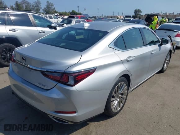 ✅ 2020 Lexus ES 350 Luxury • VIN: 58AEZ1B11LU054626 • Лот: 43186273. Опубликован ранее на IAAI с пробегом 85 007 миль. Бесплатный доступ к архиву аукционных продаж из США и подробный отчёт об истории автомобиля на DreamBid. Изображение 4.
