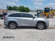 ✅ 2014 Toyota Highlander XLE • VIN: 5TDJKRFH2ES049074 • Lot: 42776798. Listed on IAAI with 106,238 mi. Free auction sales archive from the USA and detailed vehicle history report at DreamBid. Image 13.