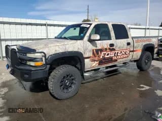 ✅ 2002 Chevrolet Silverado 1500HD LT • VIN: 1GCGK13U92F149424 • Лот: 48531665. Опубликован ранее на Copart с пробегом 211 773 миль. Бесплатный доступ к архиву аукционных продаж из США и подробный отчёт об истории автомобиля на DreamBid. Изображение 1.