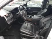 ✅ 2019 Chevrolet Suburban LT • VIN: 1GNSKHKC1KR212629 • Lot: 79246744. Wystawiony na Copart z przebiegiem 82 974 mil. Bezpłatny archiwum sprzedaży aukcyjnych z USA i szczegółowy raport historii pojazdu na DreamBid. Zdjęcie 7.