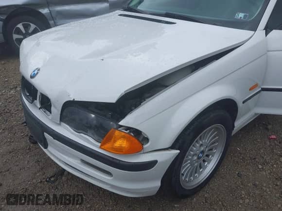 2001 BMW 3 Series 325i с VIN WBAAV33471EE75901, выставлен на аукционе IAAI как лот 42712622 с пробегом 78 841 миль миль и . История ставок и продаж доступна на DreamBid. Изображение 6.