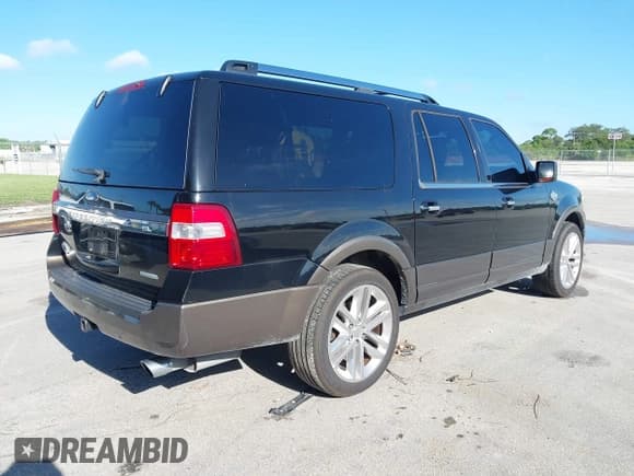 ✅ 2017 Ford Expedition Max XLT • VIN: 1FMJK1HT6HEA25045 • Lot: 43315477. Wystawiony na IAAI z przebiegiem 129 199 mil. Bezpłatny archiwum sprzedaży aukcyjnych z USA i szczegółowy raport historii pojazdu na DreamBid. Zdjęcie 4.