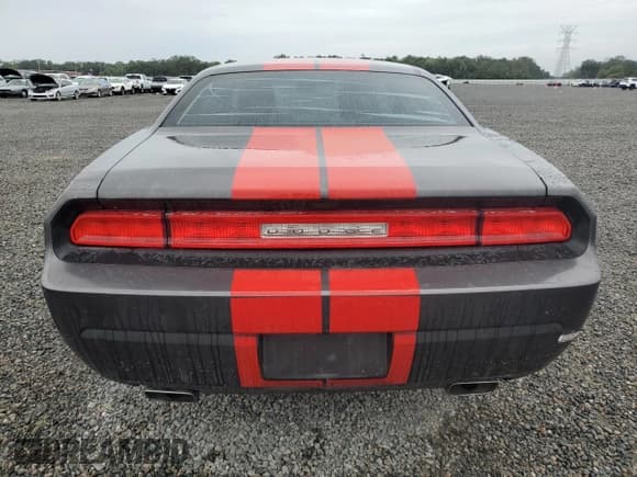 ✅ 2013 Dodge Challenger SXT • VIN: 2C3CDYAG1DH607591 • Lot: 74416884. Wystawiony na Copart z przebiegiem Nie podano. Bezpłatny archiwum sprzedaży aukcyjnych z USA i szczegółowy raport historii pojazdu na DreamBid. Zdjęcie 6.