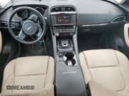 ✅ 2017 Jaguar F-Pace 20d Premium • VIN: SADCJ2BN1HA091031 • Lot: 87027375. Wystawiony na Copart z przebiegiem 90 388 mil. Bezpłatny archiwum sprzedaży aukcyjnych z USA i szczegółowy raport historii pojazdu na DreamBid. Zdjęcie 8.