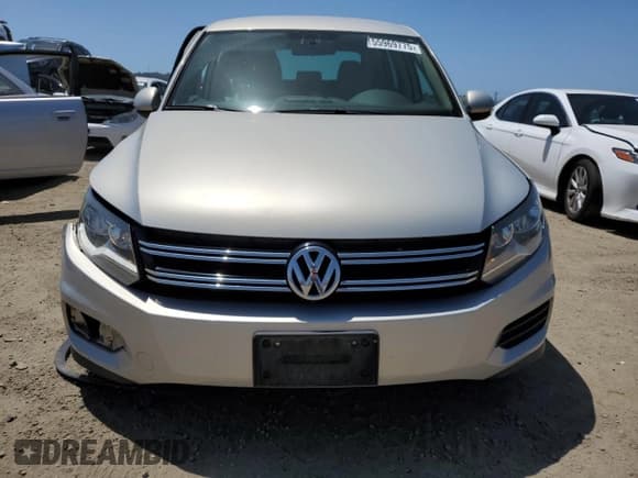 ✅ 2012 Volkswagen Tiguan LE • VIN: WVGAV7AX8CW568651 • Lot: 55969775. Listed on Copart with 113,503 mi. Free auction sales archive from the USA and detailed vehicle history report at DreamBid. Image 5.