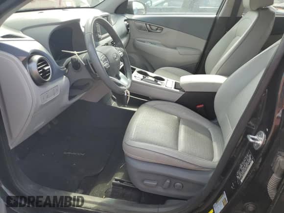 2019 Hyundai Kona Limited z VIN KM8K33AG7KU024090, wystawiony jako Copart lot #60898755 z przebiegiem 104 615 mil mil oraz Szkoda całkowita • Salvage title. Historia ofert i sprzedaży dostępna na DreamBid. Obrazek 7.