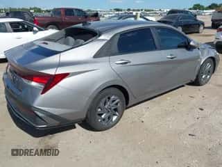 2024 Hyundai Elantra SEL с VIN KMHLM4DG9RU766116, выставлен на аукционе IAAI как лот 42723610 с пробегом 19 682 миль миль и . История ставок и продаж доступна на DreamBid. Изображение 4.